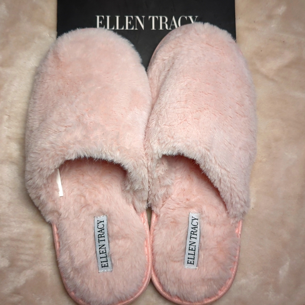 Ellen Tracy Memory Foam Slippers Size Small (6/7) NWT